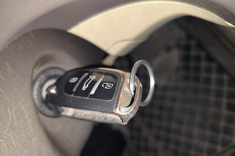 Used Haima Puxima 2012 1.8L Automatic 7-Seater Deluxe Edition Vehicle Key