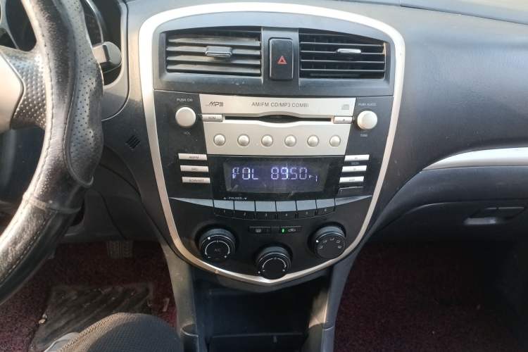 Used Haima Puxima 2012 1.8L Manual 7-Seater Creative Edition Audio And AC Panel