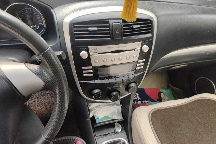 Used Haima Puxima 2012 1.8L Manual 7-Seater Creative Edition Audio And AC Panel