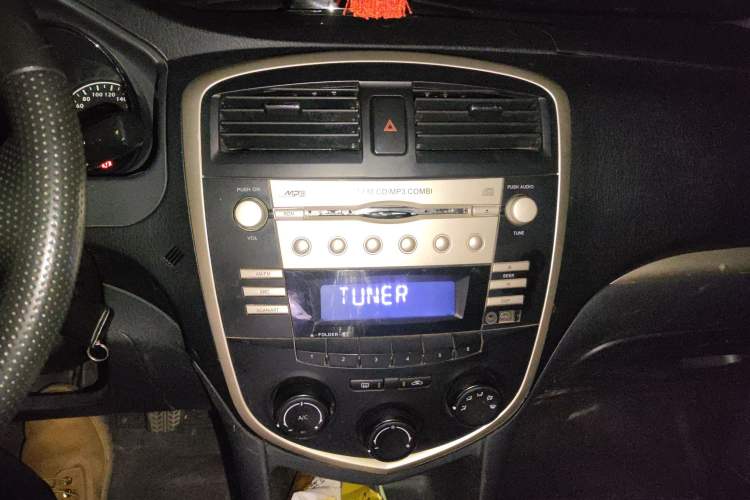 Used Haima Puxima 2012 1.8L Manual 7-Seater Creative Edition Audio And AC Panel