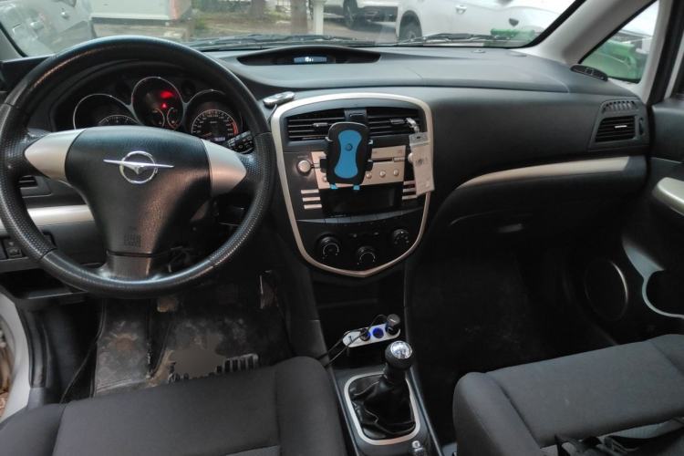 Used Haima Puxima 2012 1.8L Manual 7-Seater Creative Edition Center Console