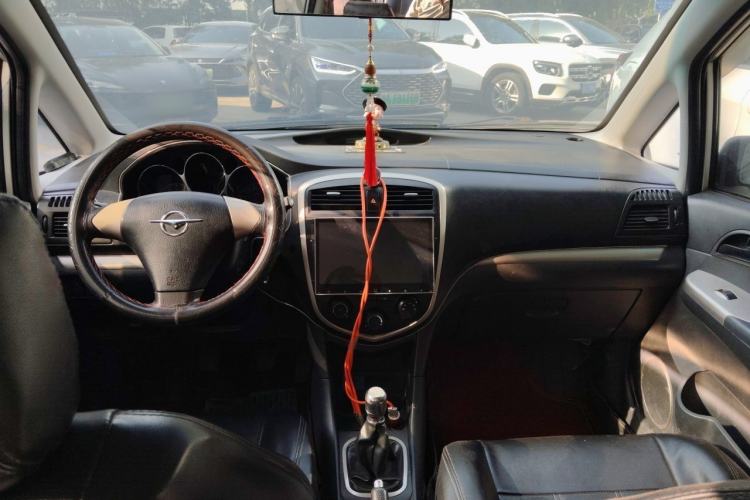 Used Haima Puxima 2012 1.6L Manual 7-Seater Creative Edition Center Console