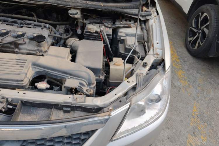 Used Haima Puxima 2012 1.6L Manual 7-Seater Creative Edition Engine Bay Left