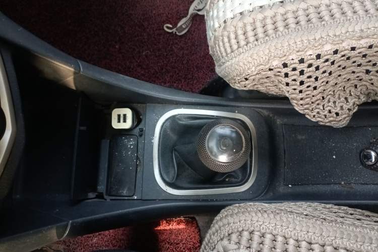Used Haima Puxima 2012 1.8L Manual 7-Seater Creative Edition Gear Lever