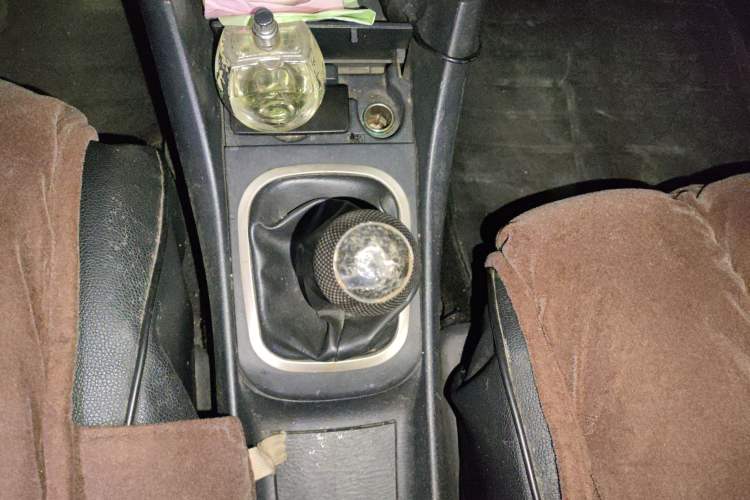 Used Haima Puxima 2012 1.8L Manual 7-Seater Creative Edition Gear Lever