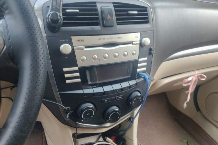 Used Haima Puxima 2013 1.6L Manual 7-Seater Adventure Edition Audio And AC Panel