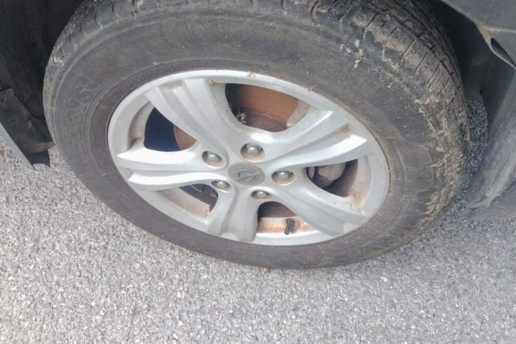 Used Haima Puxima 2013 1.6L Manual 7-Seater Adventure Edition Right Front Wheel Hub