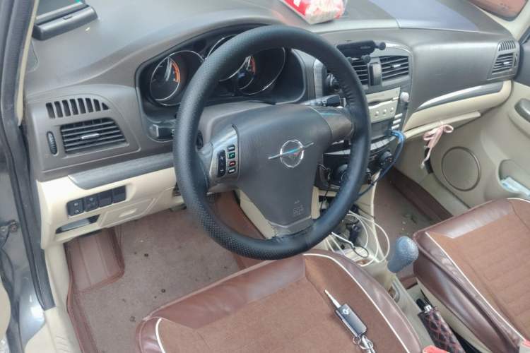 Used Haima Puxima 2013 1.6L Manual 7-Seater Adventure Edition Steering Wheel