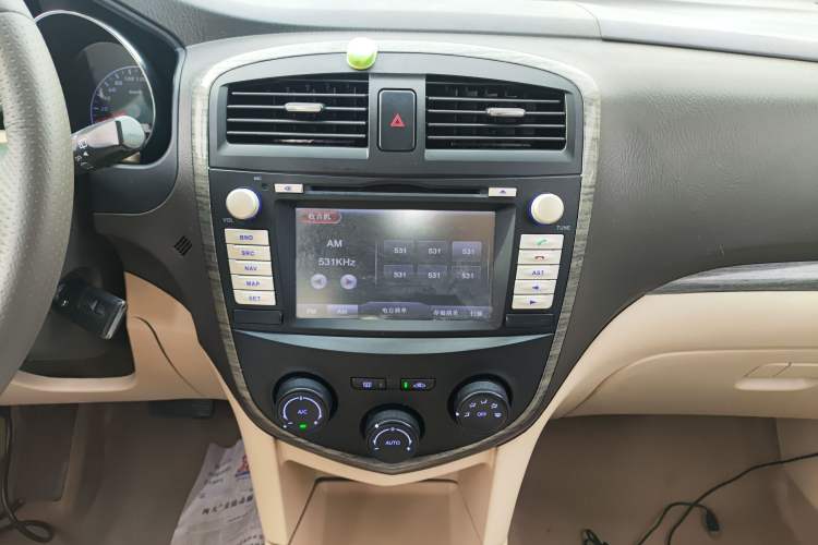 Used Haima Puxima 2013 1.8L Automatic 7-Seater Deluxe Edition Audio And AC Panel