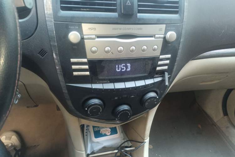 Used Haima Puxima 2013 1.6L Manual 7-Seater Creative Edition Audio And AC Panel