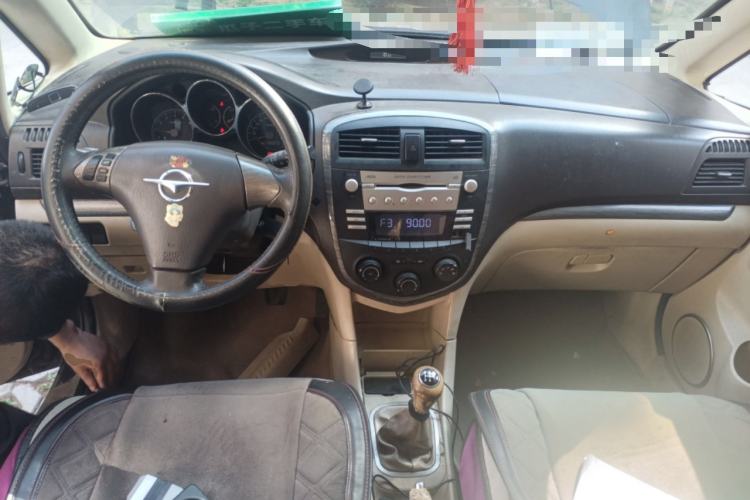Used Haima Puxima 2013 1.6L Manual 7-Seater Creative Edition Center Console