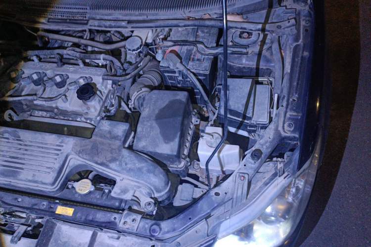 Used Haima Puxima 2013 1.6L Manual 7-Seater Creative Edition Engine Bay Left