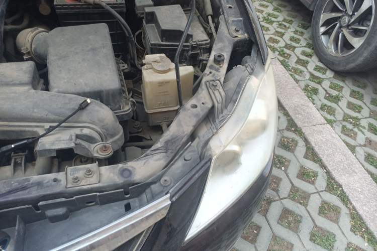 Used Haima Puxima 2013 1.6L Manual 7-Seater Creative Edition Engine Bay Left