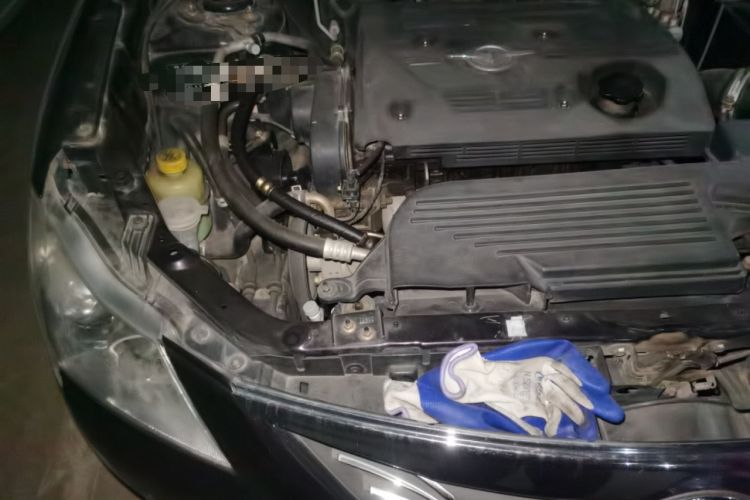 Used Haima Puxima 2013 1.6L Manual 7-Seater Adventure Edition Engine Bay Right