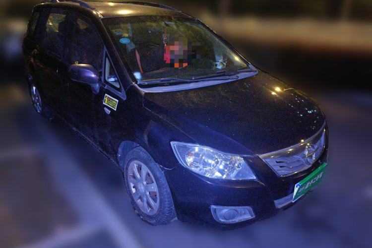 Used Haima Puxima 2013 1.6L Manual 7-Seater Creative Edition Front Right 45 Deg