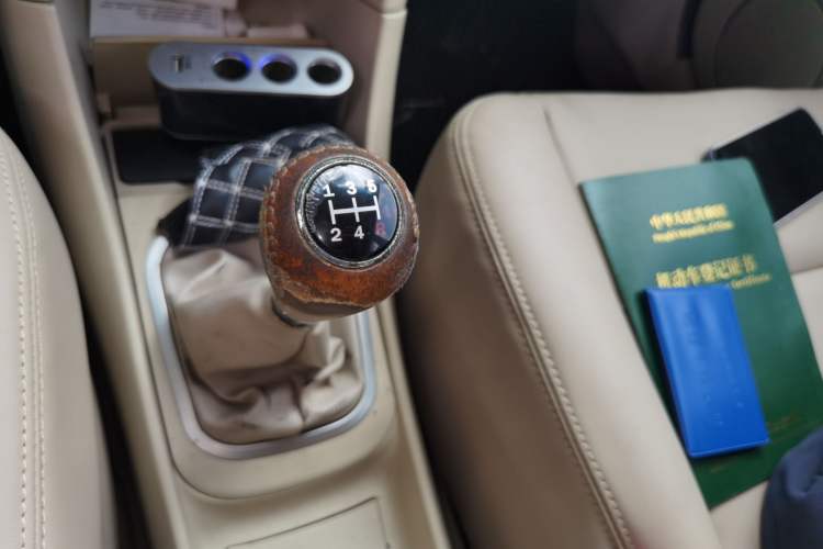 Used Haima Puxima 2013 1.6L Manual 7-Seater Creative Edition Gear Lever