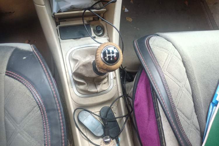 Used Haima Puxima 2013 1.6L Manual 7-Seater Creative Edition Gear Lever