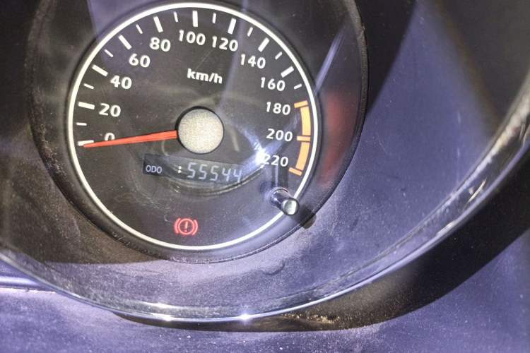 Used Haima Puxima 2013 1.6L Manual 7-Seater Creative Edition Odometer Close Up