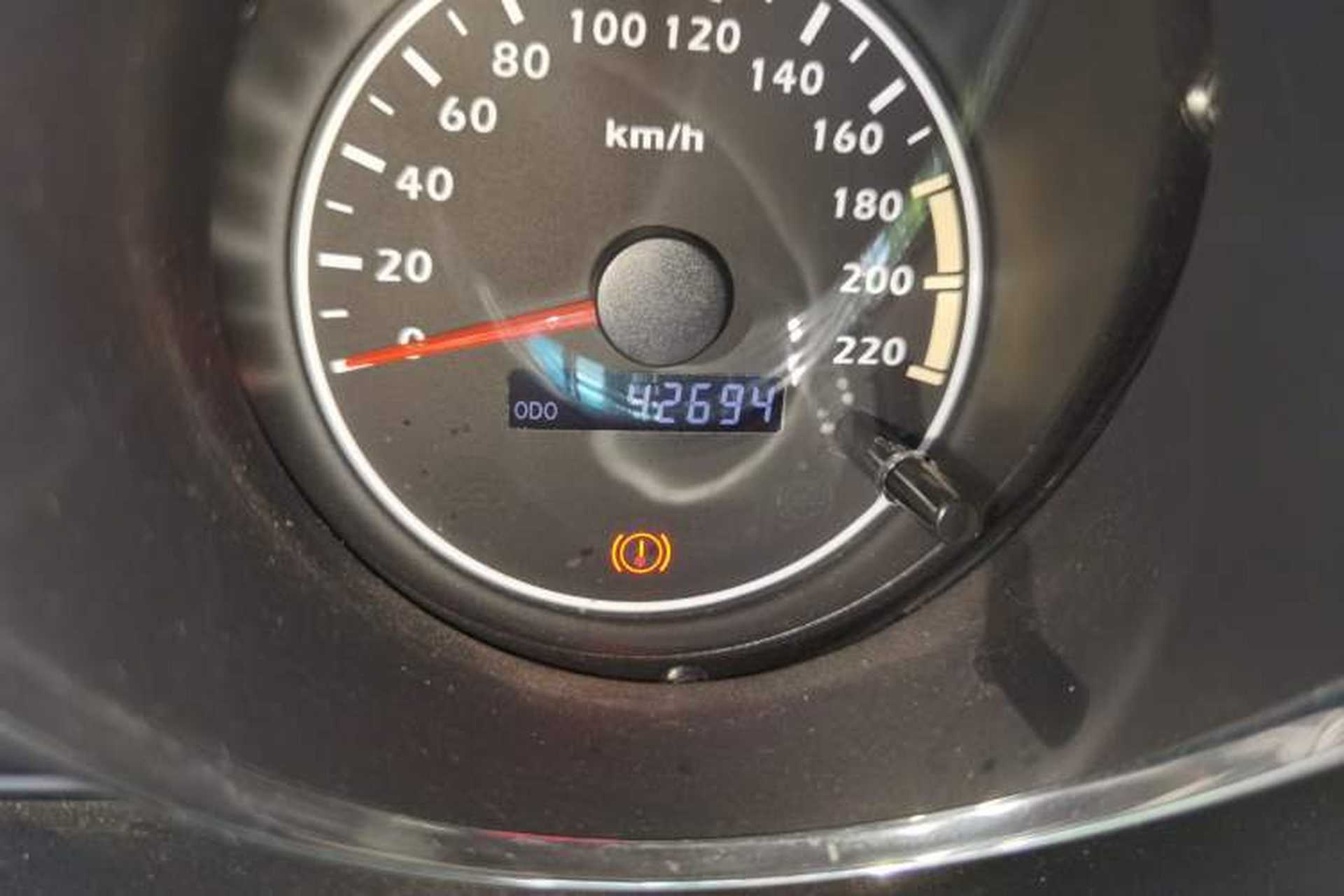 Used Haima Puxima 2013 1.6L Manual 7-Seater Creative Edition Odometer Close Up