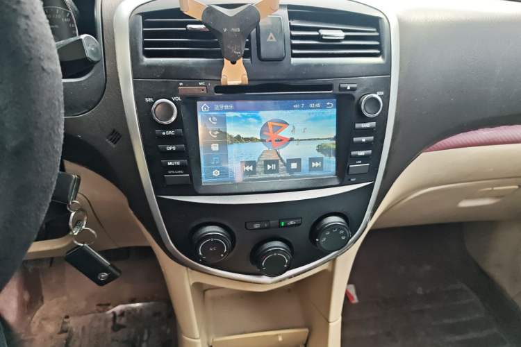 Used Haima Puxima 2013 1.6L Manual 7-Seater Adventure Edition Audio And AC Panel