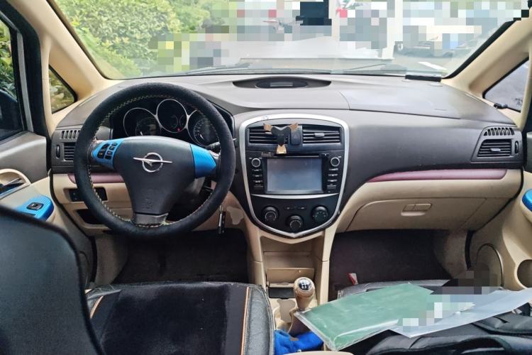 Used Haima Puxima 2013 1.6L Manual 7-Seater Adventure Edition Center Console