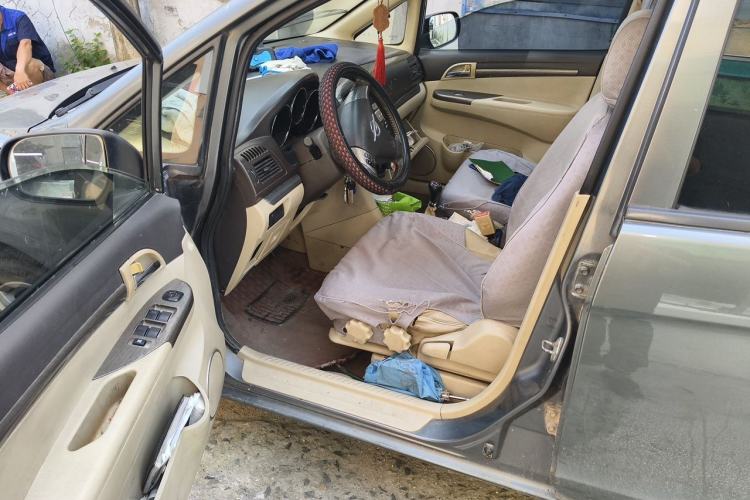 Used Haima Puxima 2013 1.6L Manual 7-Seater Adventure Edition Driver Seat