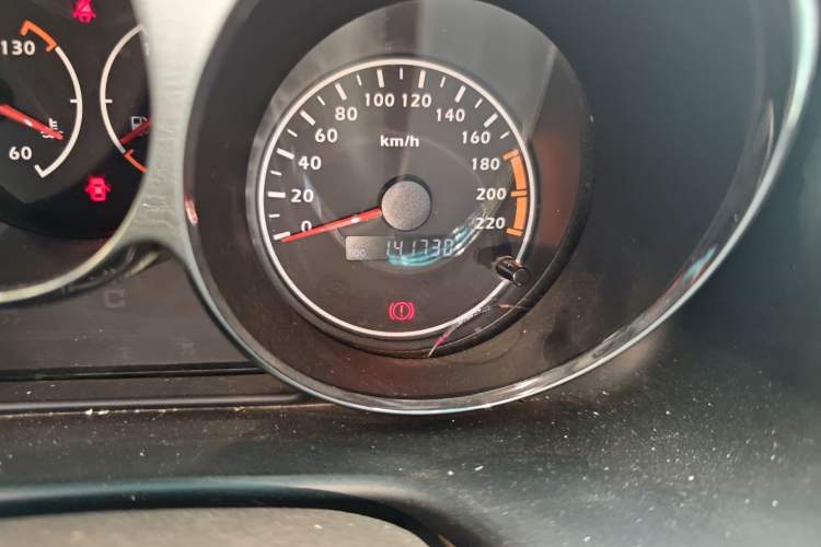 Used Haima Puxima 2013 1.6L Manual 7-Seater Adventure Edition Odometer Close Up