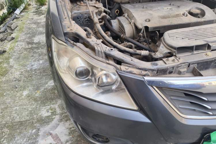 Used Haima Puxima 2013 1.6L Manual 7-Seater Adventure Edition Right Front Headlight