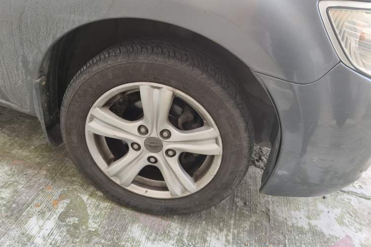 Used Haima Puxima 2013 1.6L Manual 7-Seater Adventure Edition Right Front Wheel Hub