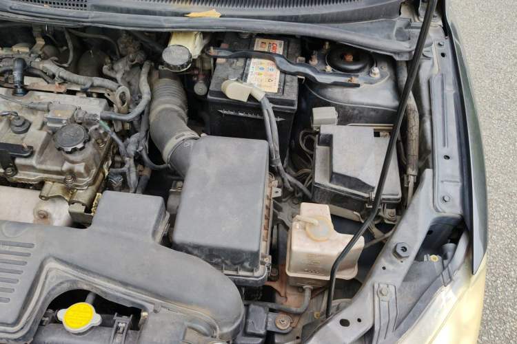 Used Haima Puxima 2014 1.8L Automatic 7-Seater Deluxe Edition Engine Bay Left