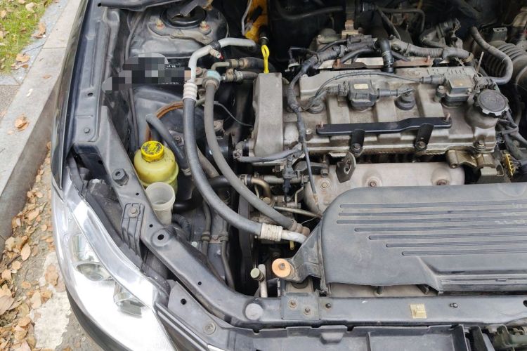 Used Haima Puxima 2014 1.8L Automatic 7-Seater Deluxe Edition Engine Bay Right
