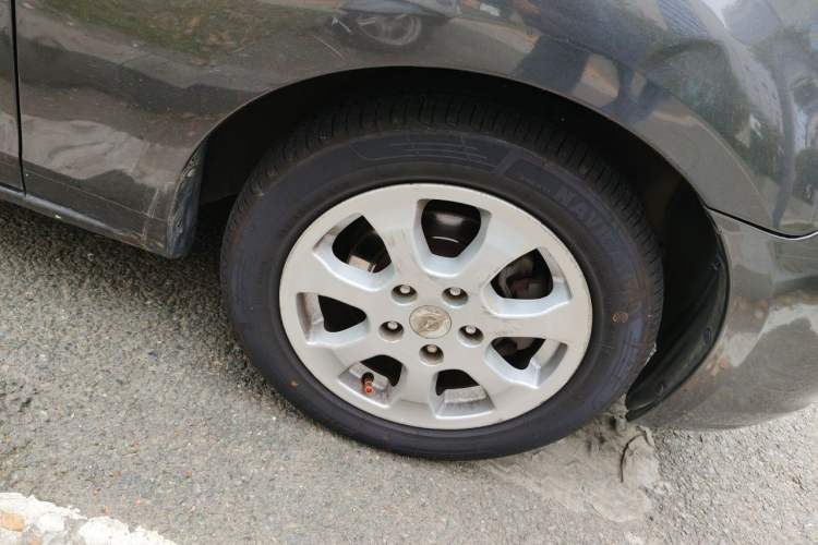 Used Haima Puxima 2014 1.8L Automatic 7-Seater Deluxe Edition Right Front Wheel Hub