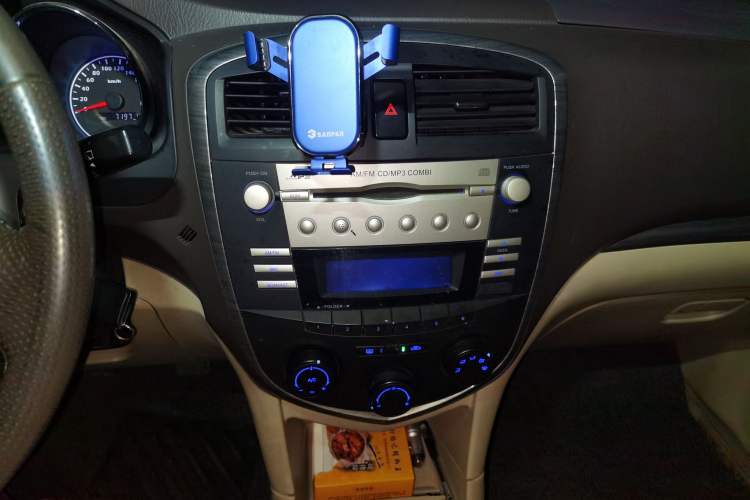 Used Haima Puxima 2014 1.6L Manual 7-Seater Creative Edition Audio And AC Panel