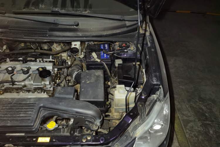 Used Haima Puxima 2014 1.6L Manual 7-Seater Creative Edition Engine Bay Left