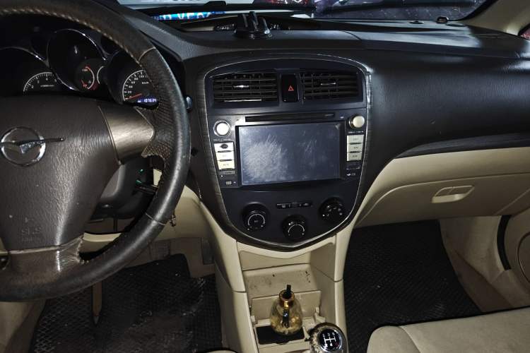 Used Haima Puxima 2014 1.6L Manual 7-Seater Creative Edition Audio And AC Panel