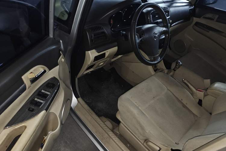 Used Haima Puxima 2014 1.6L Manual 7-Seater Creative Edition Driver Seat