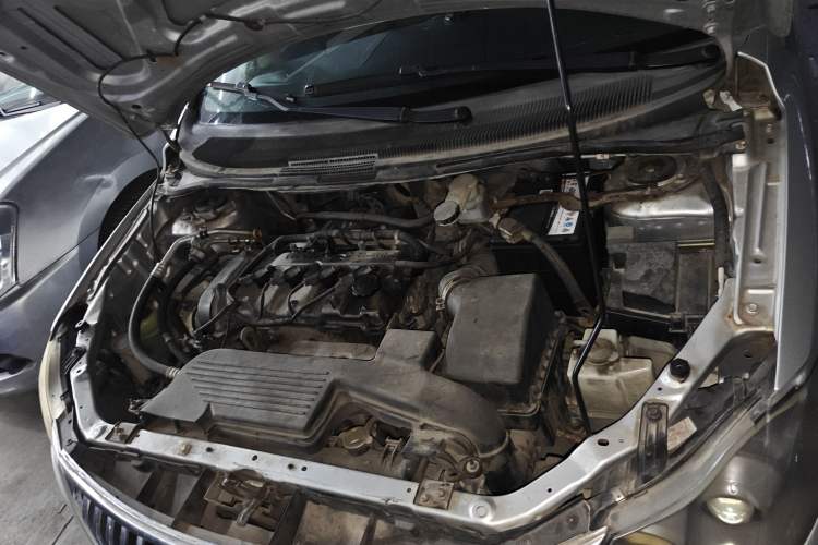 Used Haima Puxima 2014 1.6L Manual 7-Seater Creative Edition Engine Bay