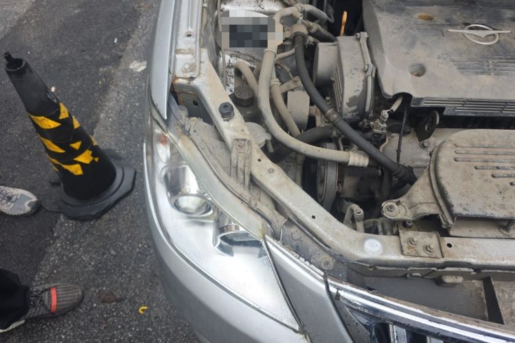 Used Haima Puxima 2014 1.6L Manual 7-Seater Creative Edition Engine Bay Right