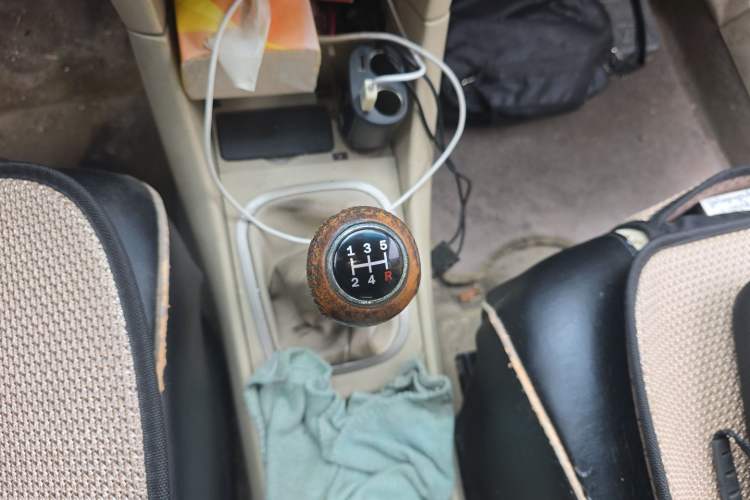 Used Haima Puxima 2014 1.6L Manual 7-Seater Creative Edition Gear Lever