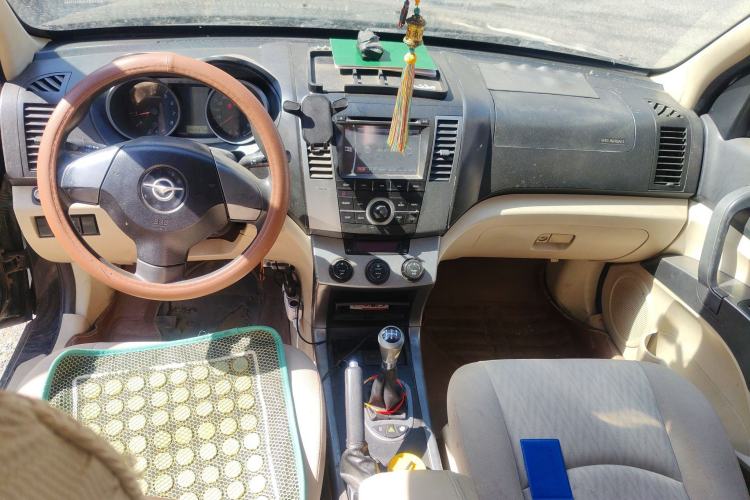 Used Haima Qishi 2010 2.0L Urban Elite Edition Center Console