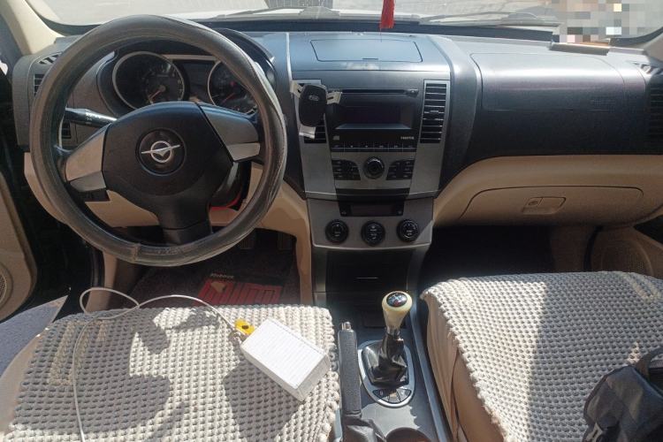 Used Haima Qishi 2010 2.0L Urban Elite Edition Center Console