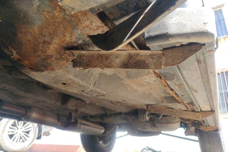 Used Haima Qishi 2010 2.0L Urban Elite Edition Chassis Front Left