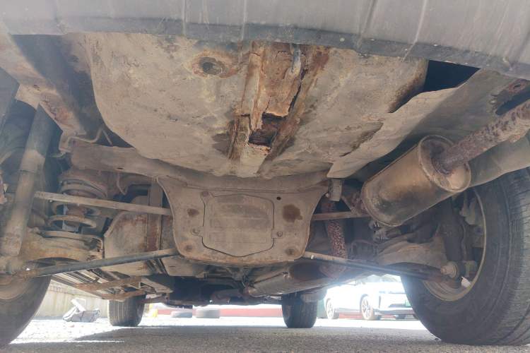 Used Haima Qishi 2010 2.0L Urban Elite Edition Chassis Rear
