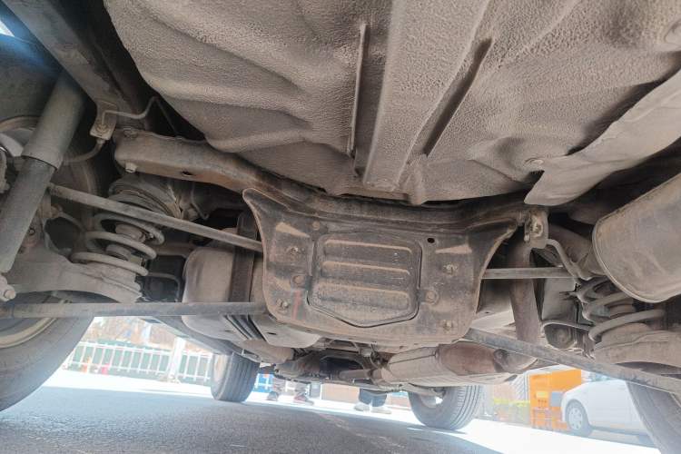 Used Haima Qishi 2010 2.0L Urban Elite Edition Chassis Rear