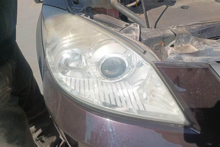 Used Haima Qishi 2010 2.0L Urban Elite Edition Right Front Headlight