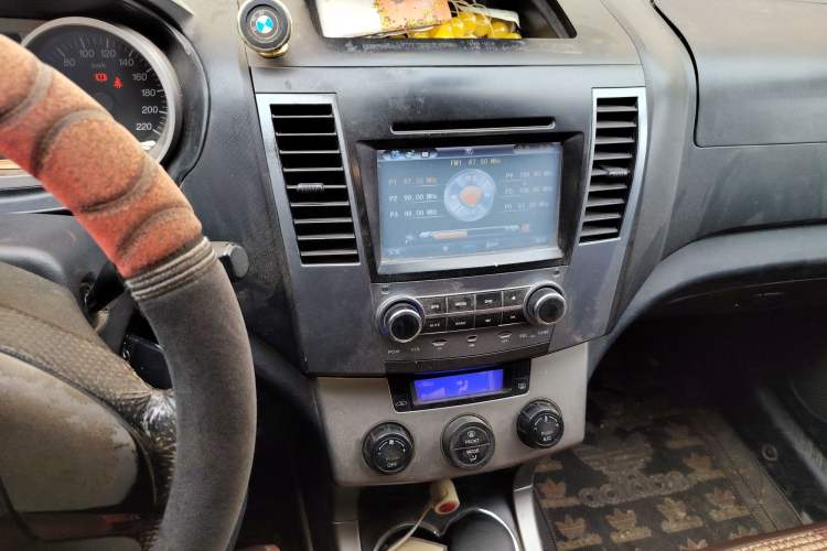 Used Haima Qishi 2010 2.0L Urban Elite Edition Audio And AC Panel