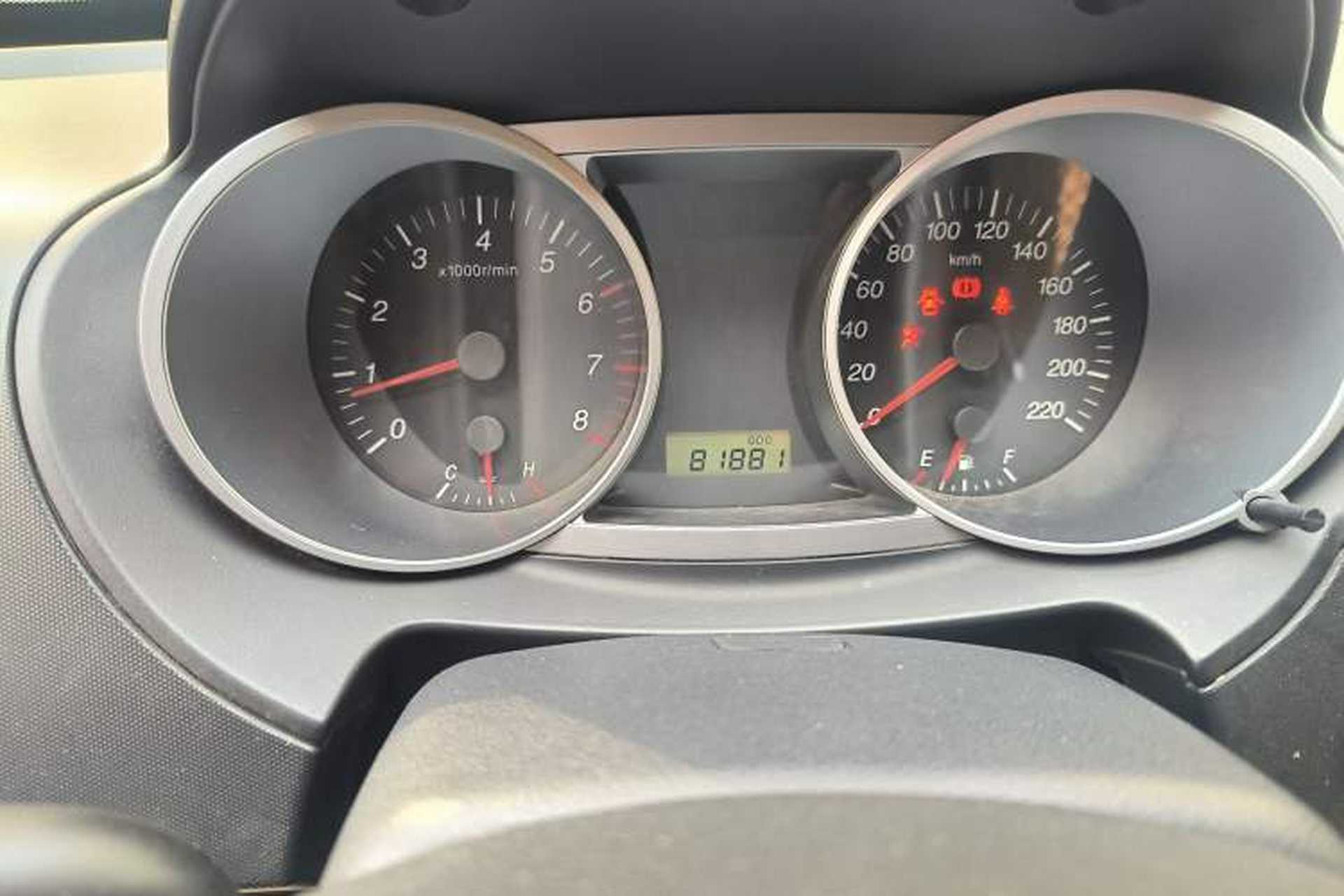 Used Haima Qishi 2010 2.0L Smart Navigation Version Odometer Close Up