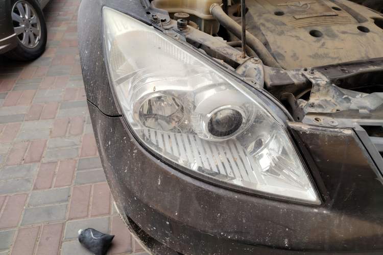 Used Haima Qishi 2010 2.0L Urban Elite Edition Right Front Headlight