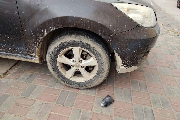 Used Haima Qishi 2010 2.0L Urban Elite Edition Right Front Wheel Hub