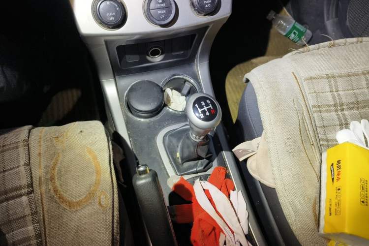 Used Haima Qishi 2010 2.0L Urban Elite Edition Gear Lever